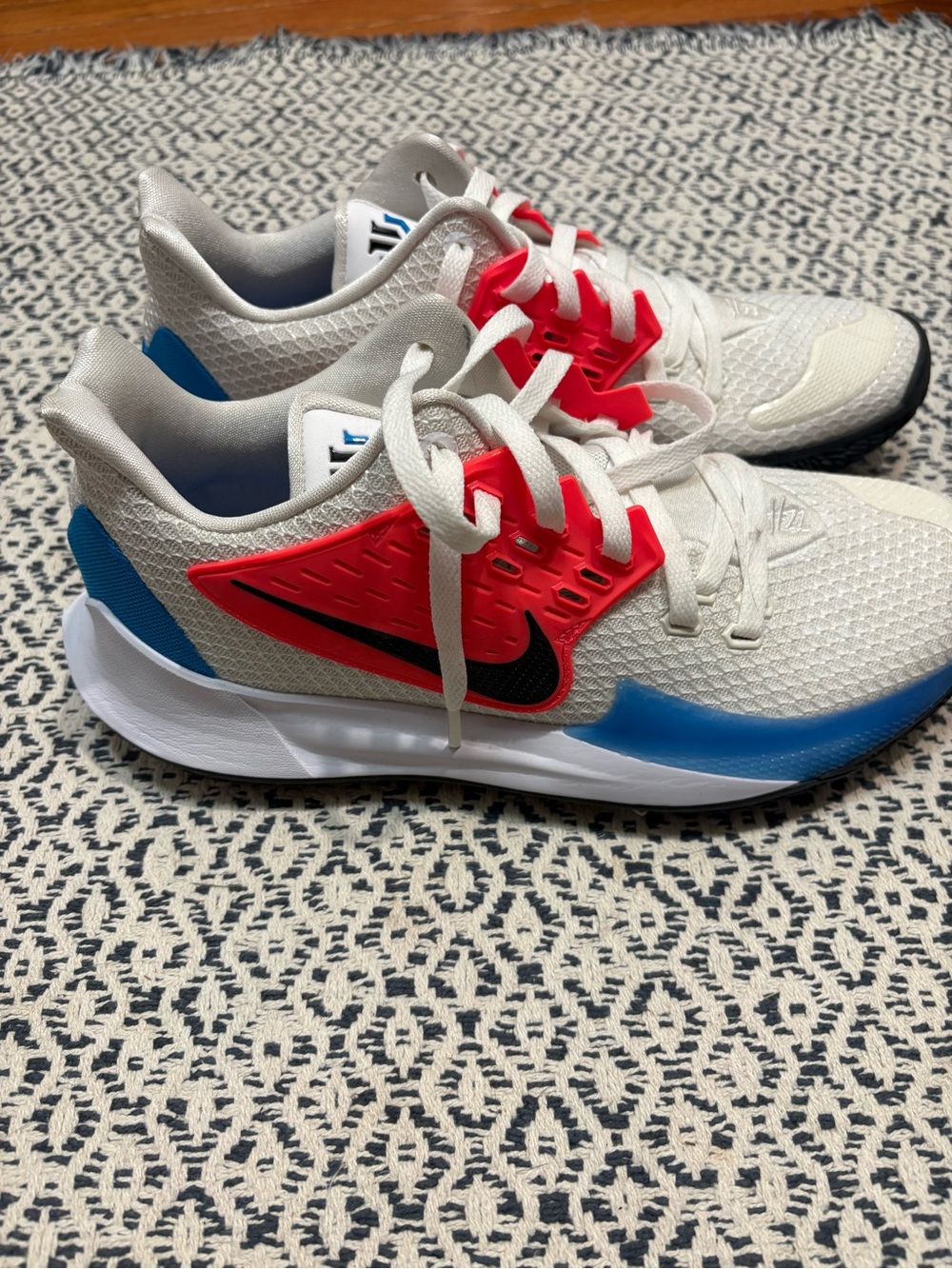 Nike Kyrie Low 2 “White Blue Hero” Athletic Sneakers